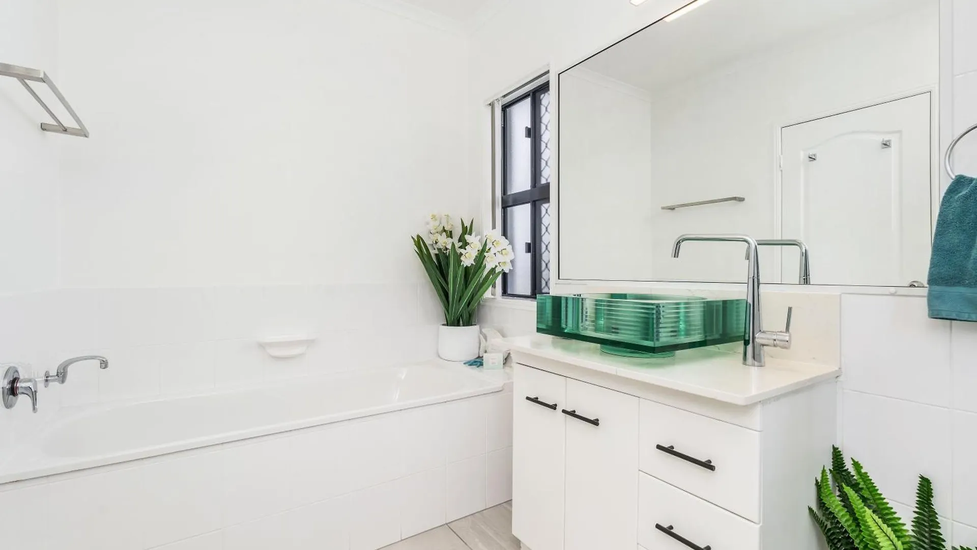 3 Seacrets At Shelly Apartment Urangan