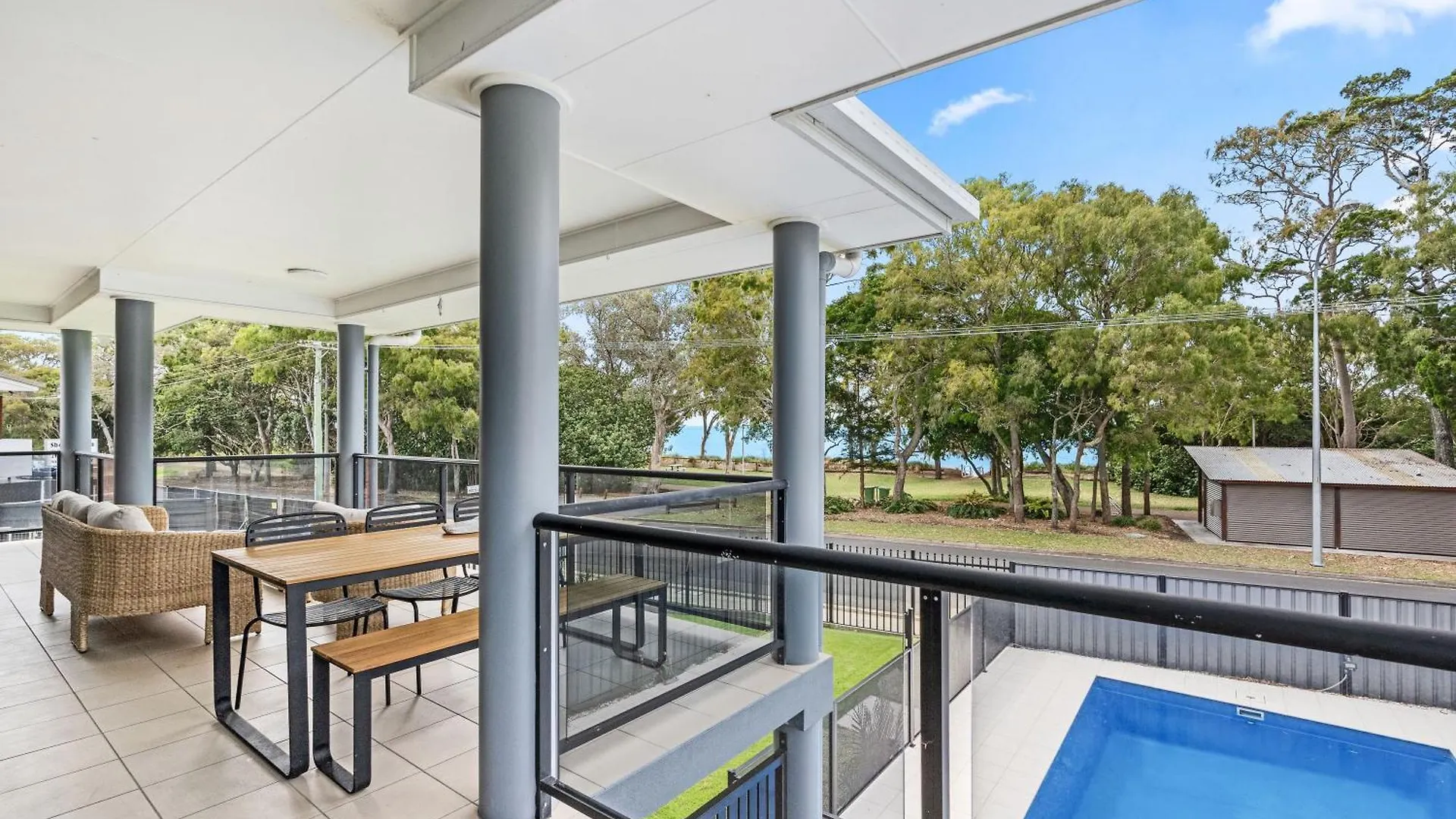 3 Seacrets At Shelly Apartment Urangan