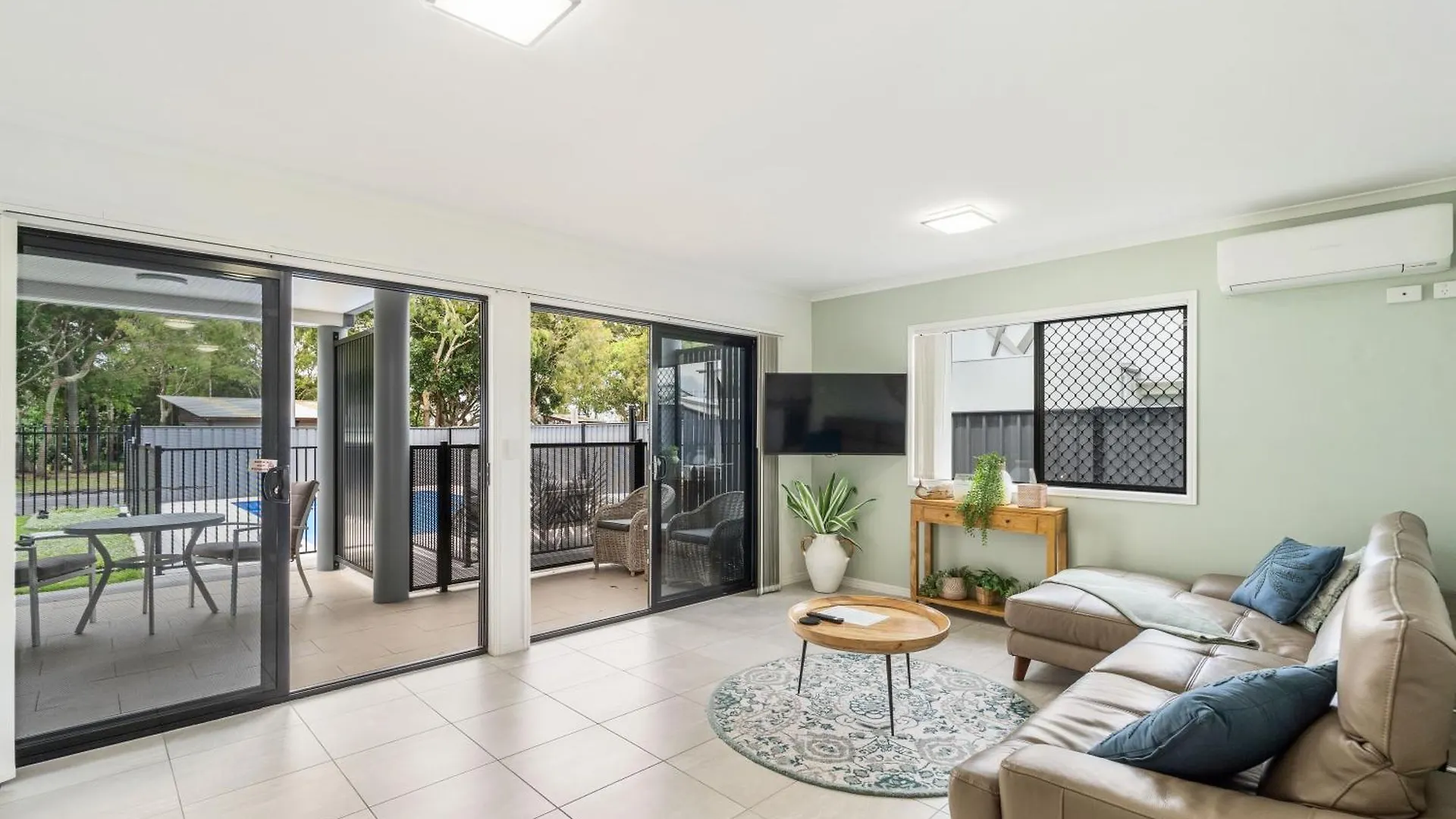 3 Seacrets At Shelly Apartment Urangan Australia