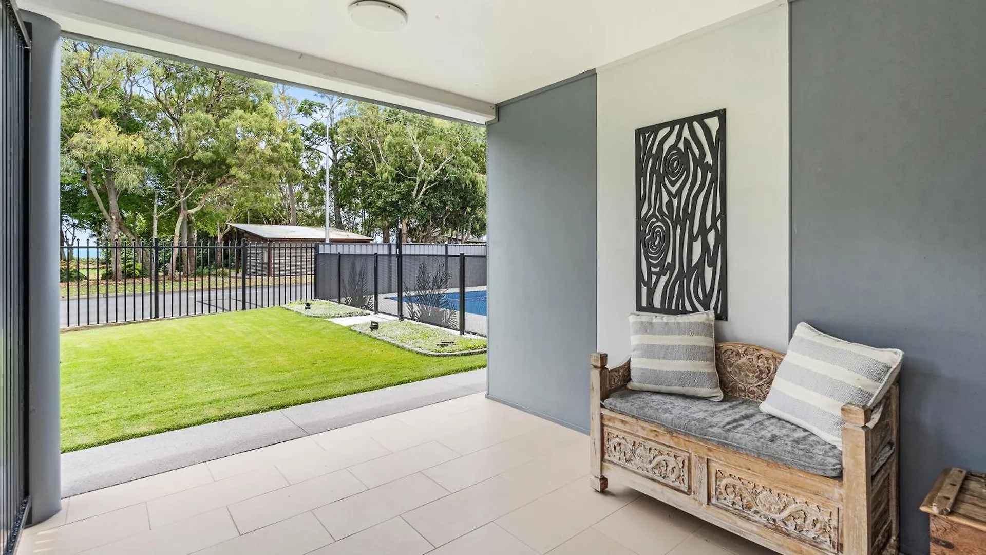 3 Seacrets At Shelly Apartment Urangan