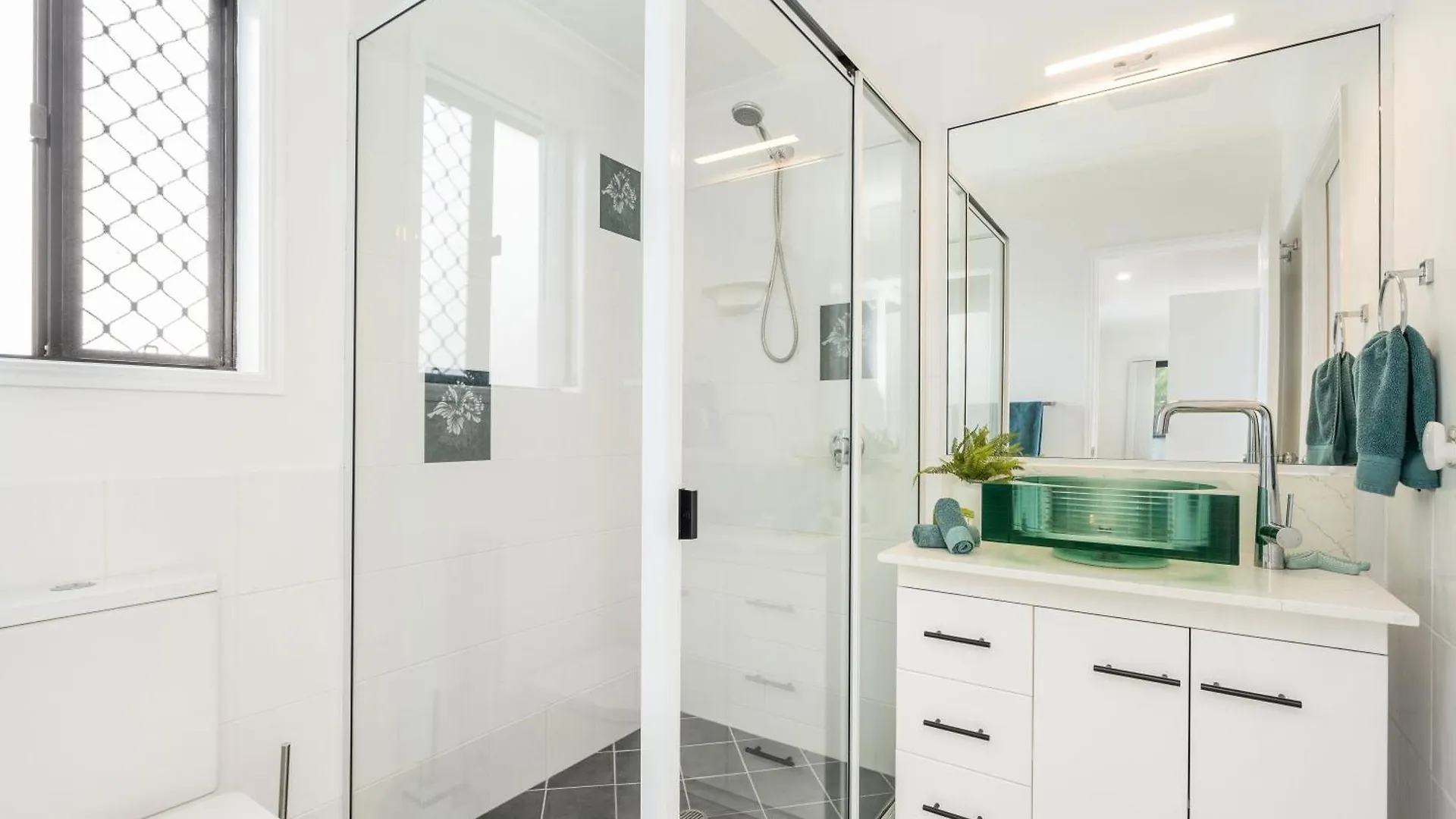 3 Seacrets At Shelly Apartment Urangan 0*,  Australia