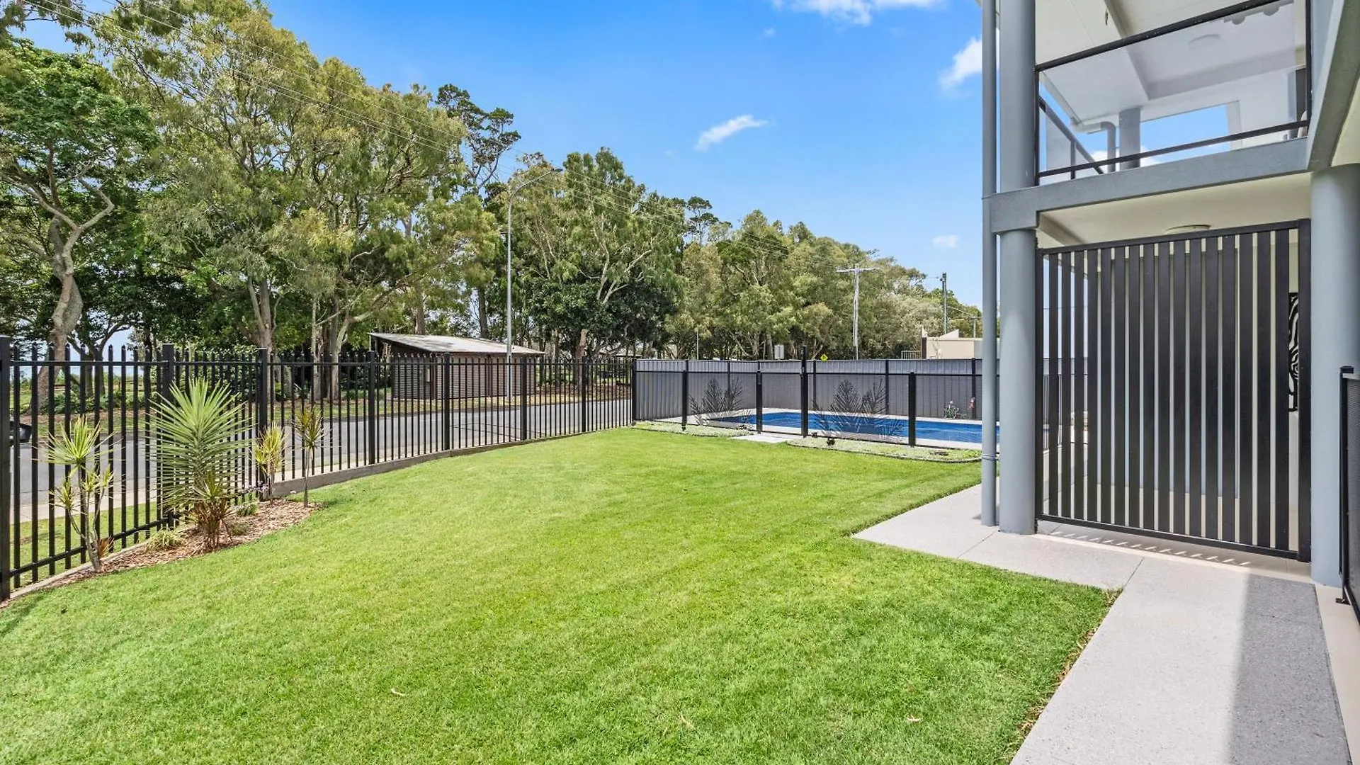 3 Seacrets At Shelly Apartment Urangan